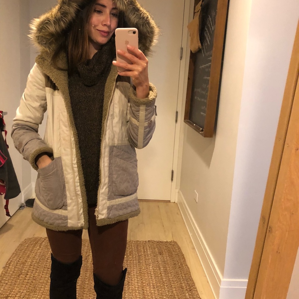 Faux-Sherpa lined tan/cream/grey quilted coat